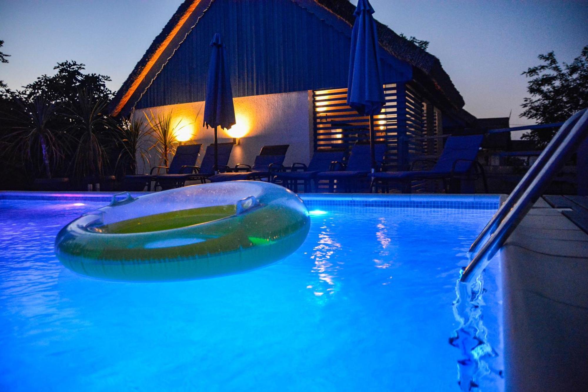 Deja Blue - Adult Only Hotel Sepsiszentgyörgy Kültér fotó